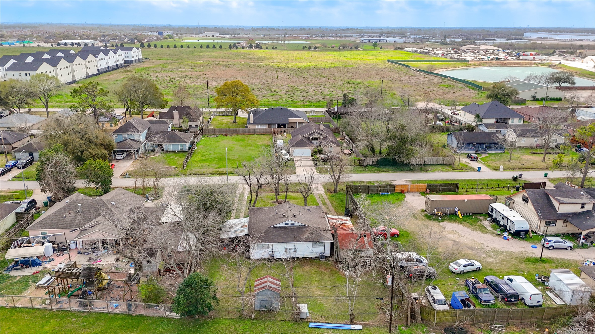 6109 Hertford Street Houston, TX 77048 - Photo 16 of 34 a view of a city