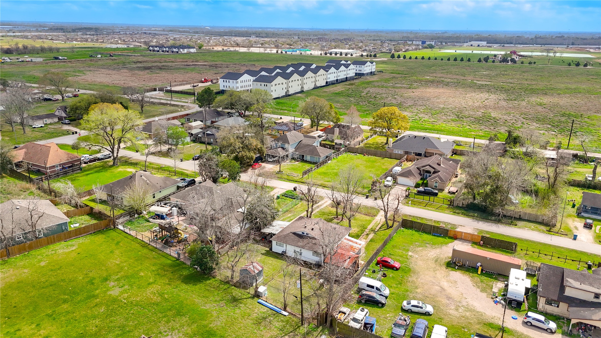 6109 Hertford Street Houston, TX 77048 - Photo 19 of 34 a view of a city with an ocean view