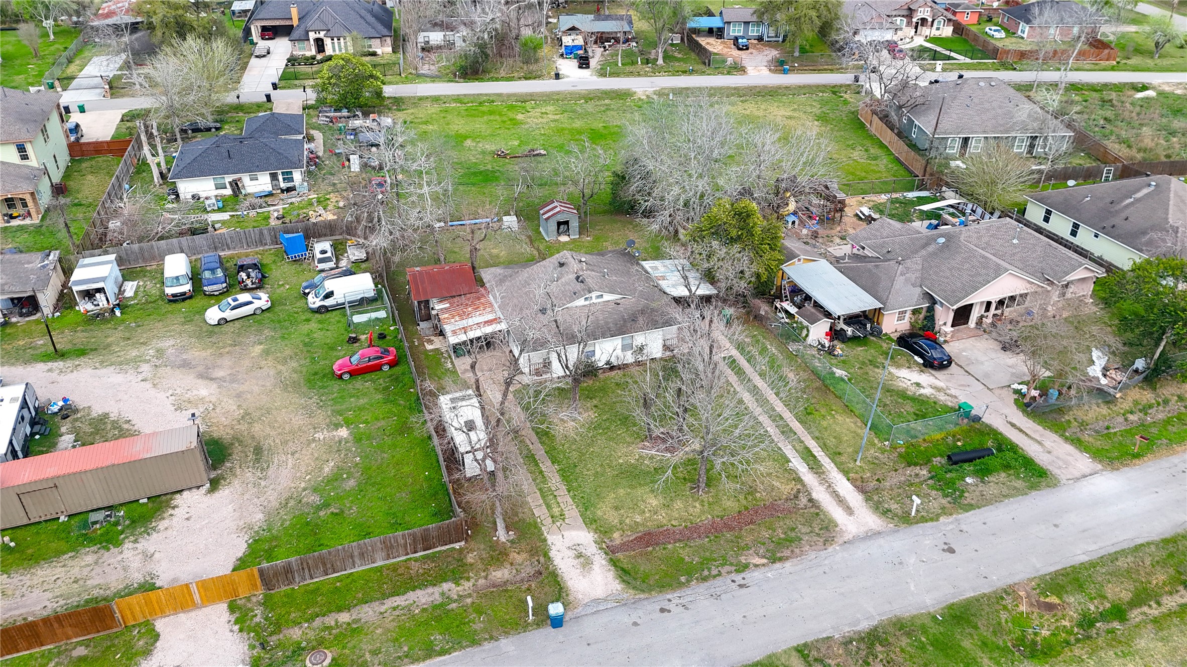 6109 Hertford Street Houston, TX 77048 - Photo 8 of 34 a view of yard