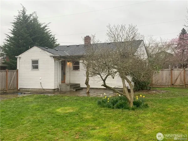 $2,850 | 5230 South Dawson Street, Seattle, WA 98118