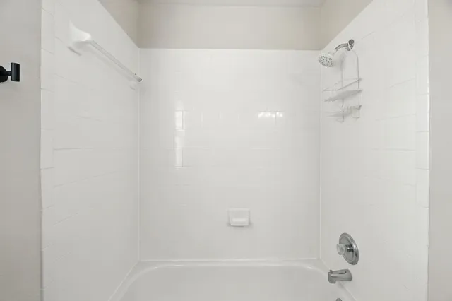 $2,100 | 3933 Brook Hollow Drive, Schertz, TX 78154