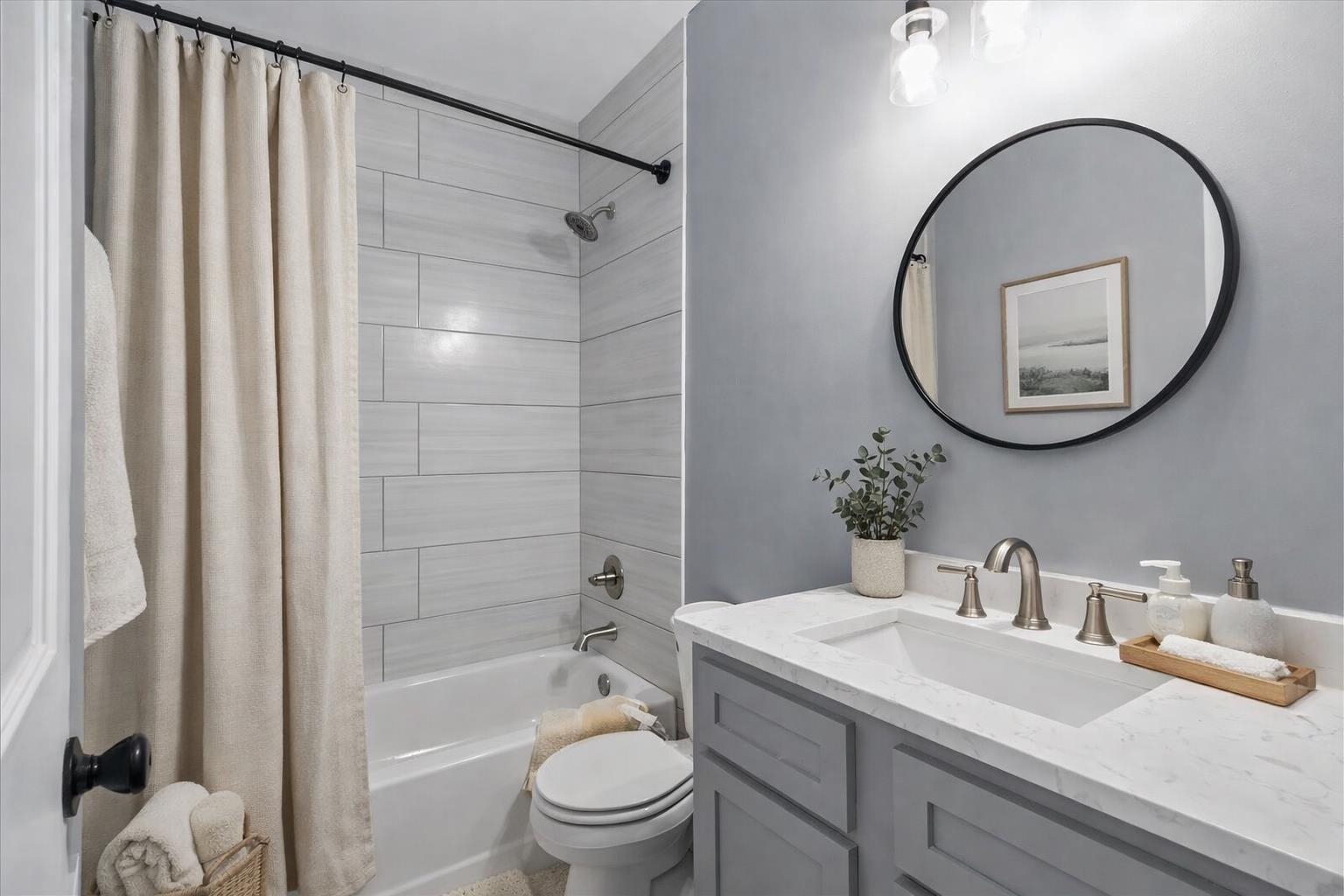 3113 Allison Avenue Memphis, TN 38112 - Photo 19 of 24 a bathroom with a sink toilet and shower