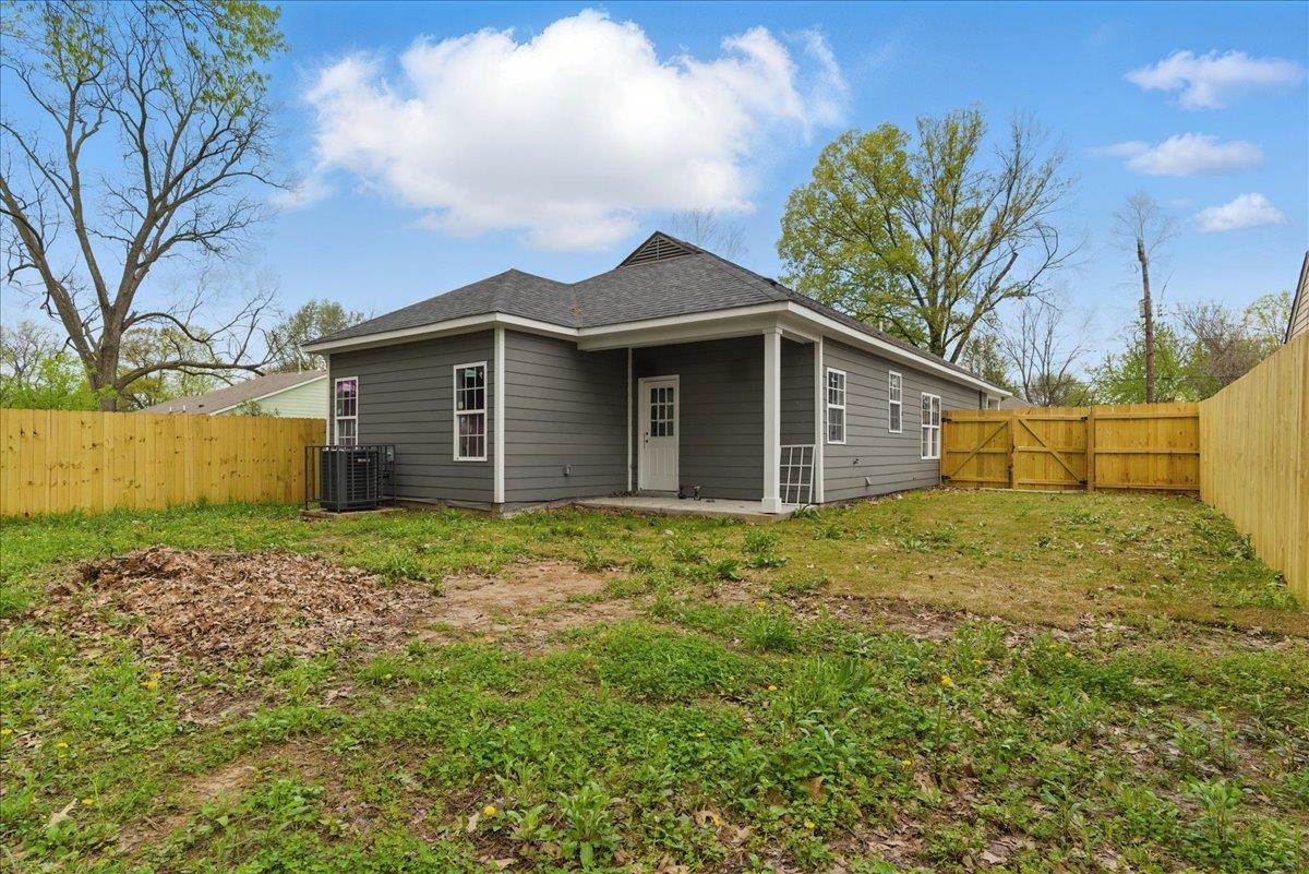 3113 Allison Avenue Memphis, TN 38112 - Photo 22 of 24 a view of a backyard with a garden