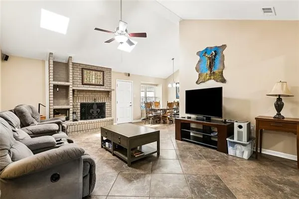 $235,000 | 3012 Legend Drive, Meraux, LA 70075