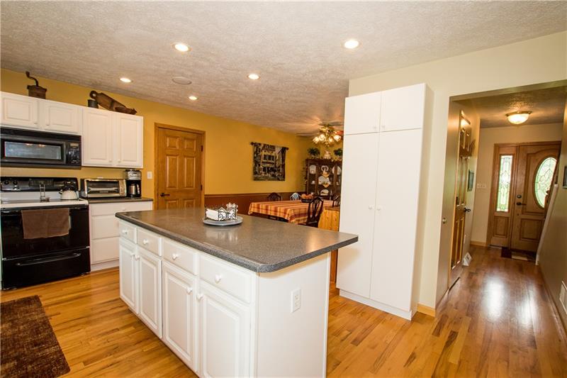 92 Azzo Road Eighty Four, PA 15330 - Photo 6 of 25