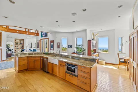 $3,995,000 | 28651 Highway 1, Gualala, CA 95445