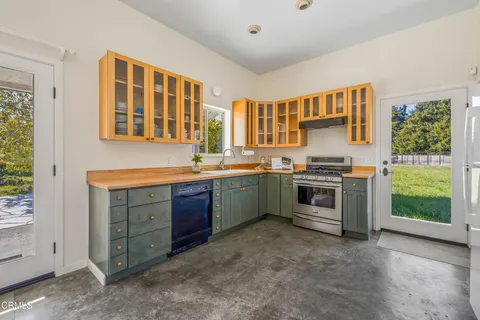 $3,995,000 | 28651 Highway 1, Gualala, CA 95445