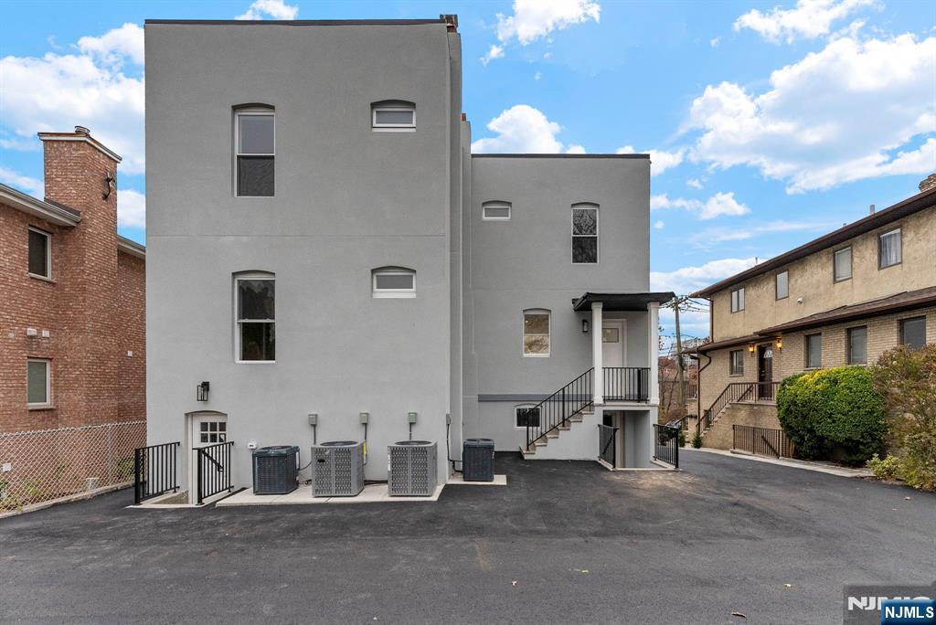 743 Kingsland Avenue, Unit 1 Ridgefield, NJ 07657 - Photo 26 of 27