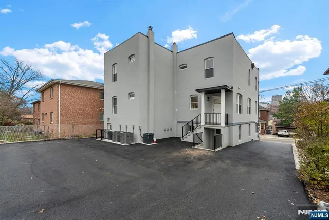 $3,500 | 743 Kingsland Avenue, Ridgefield, NJ 07657