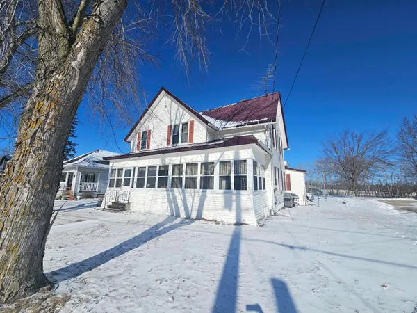 $199,900 | 133 West Main Street, Gillett, WI 54124