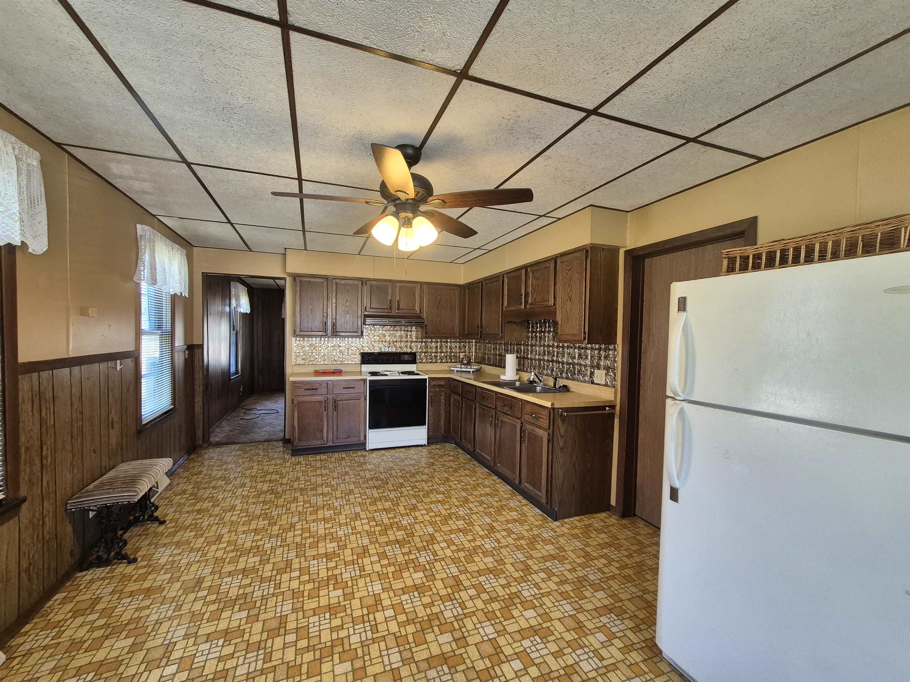 133 West Main Street Gillett, WI 54124 - Photo 9 of 26