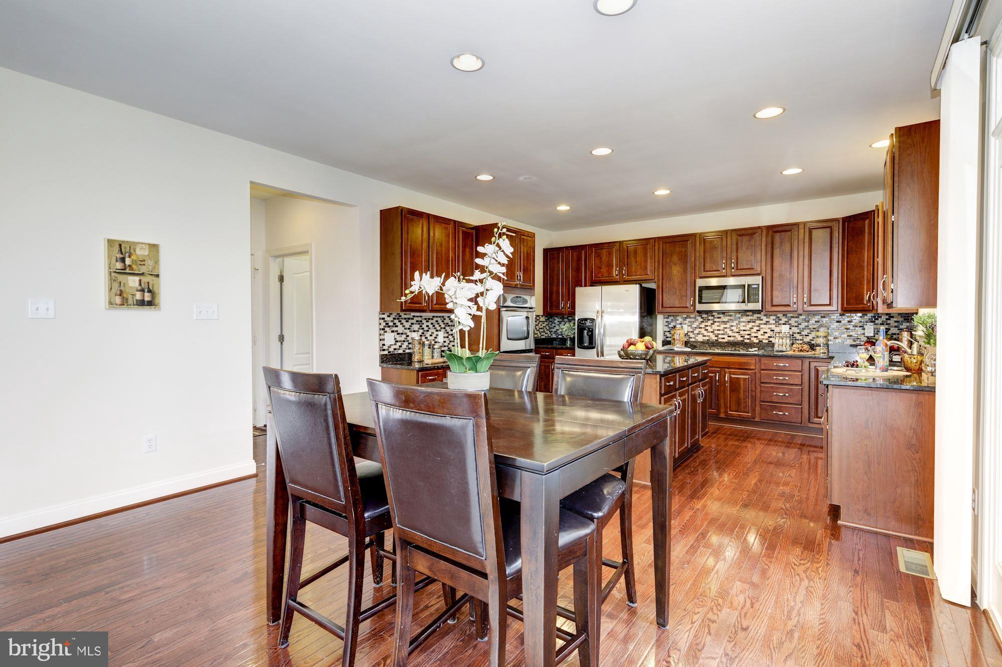 9604 Owen Brown Road Columbia, MD 21045 - Photo 13 of 73 Gourmet Eat In Kitchen