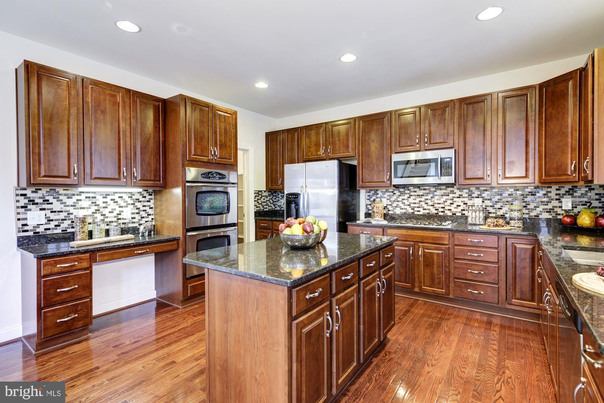 9604 Owen Brown Road Columbia, MD 21045 - Photo 15 of 73 Gourmet Eat In Kitchen