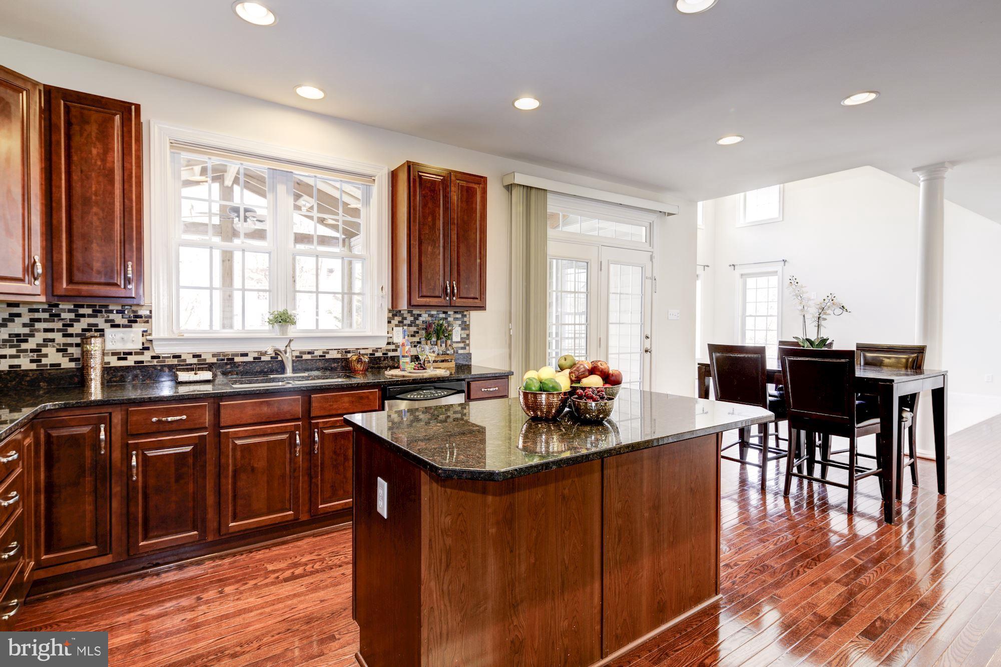 9604 Owen Brown Road Columbia, MD 21045 - Photo 17 of 73 Gourmet Eat In Kitchen