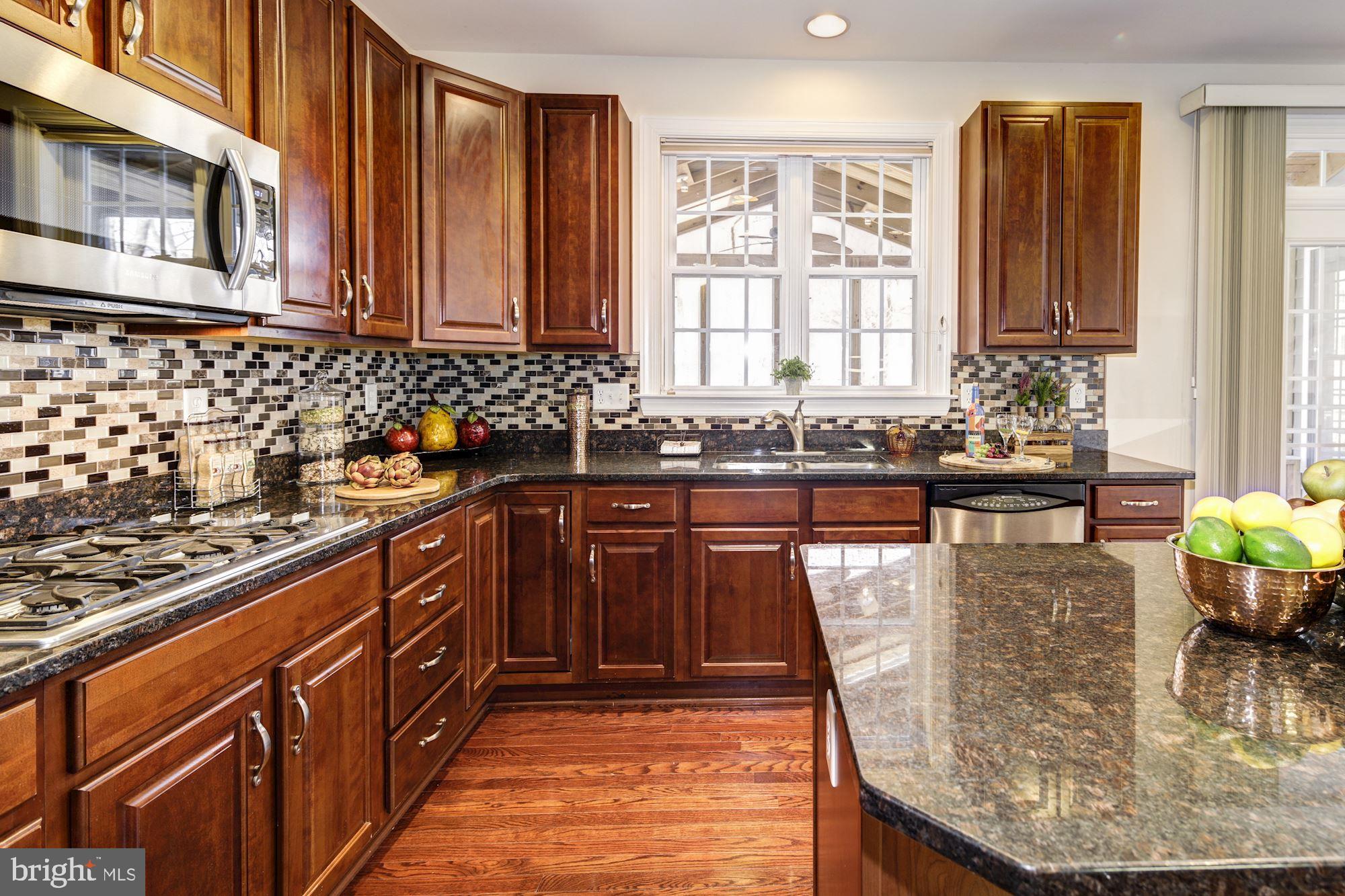 9604 Owen Brown Road Columbia, MD 21045 - Photo 18 of 73 Gourmet Eat In Kitchen
