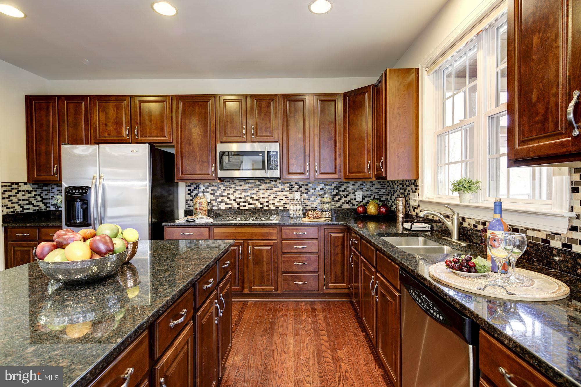 9604 Owen Brown Road Columbia, MD 21045 - Photo 19 of 73 Gourmet Eat In Kitchen