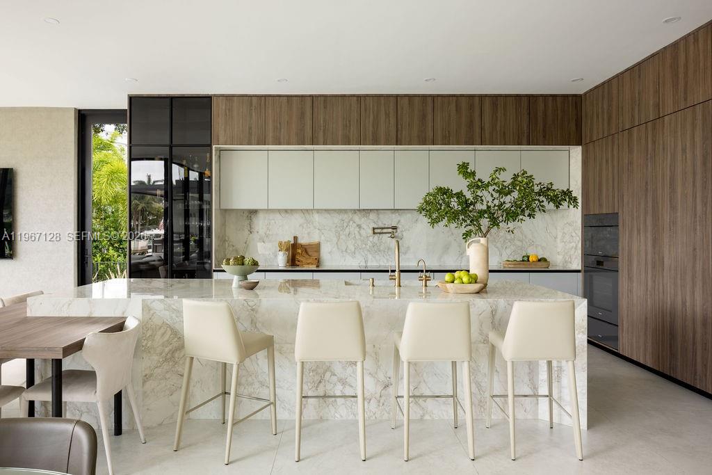 1102 Washington Street Hollywood, FL 33019 - Photo 11 of 34