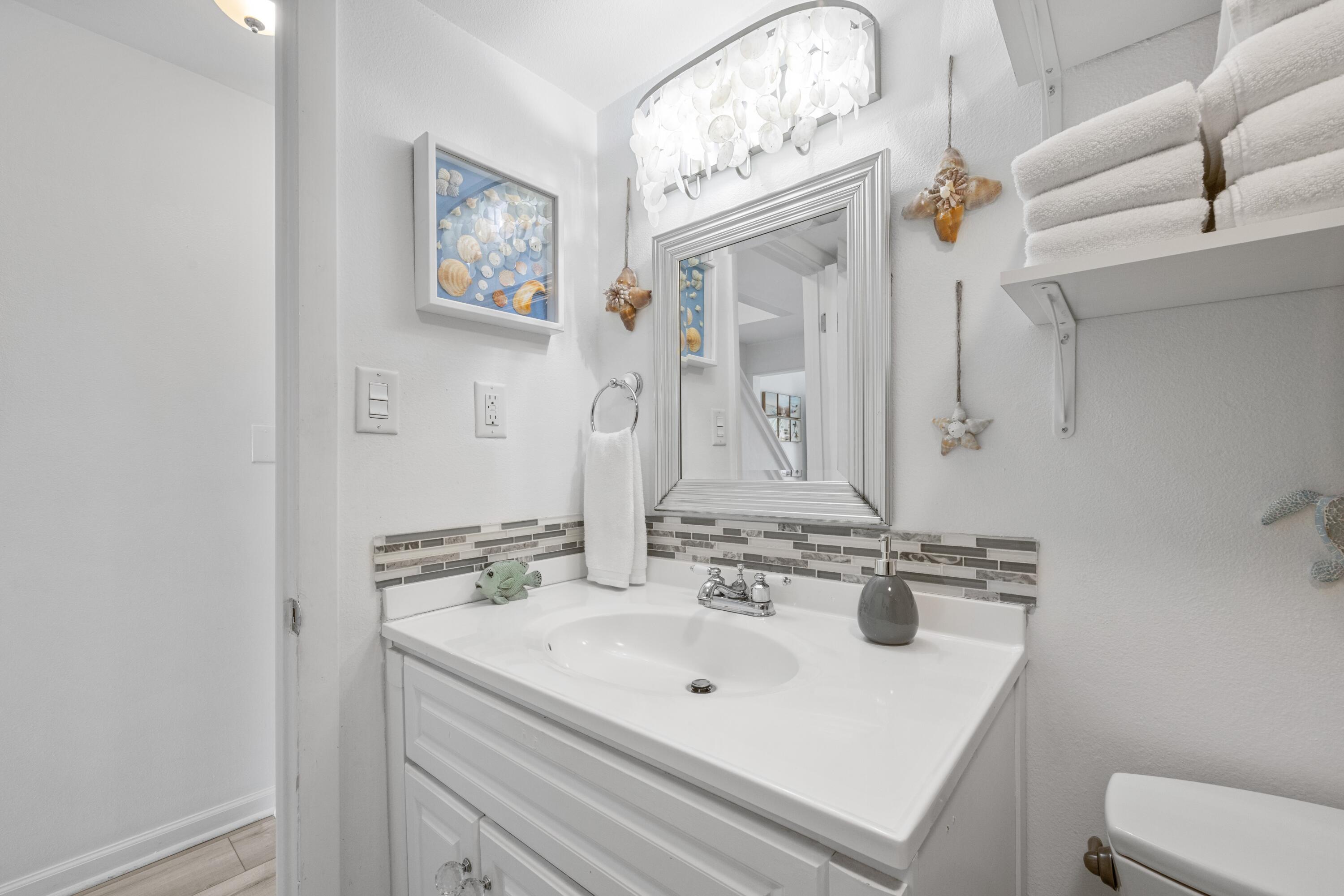 8522 Gulf Boulevard, Unit 3 Navarre, FL 32566 - Photo 12 of 53 602A9227