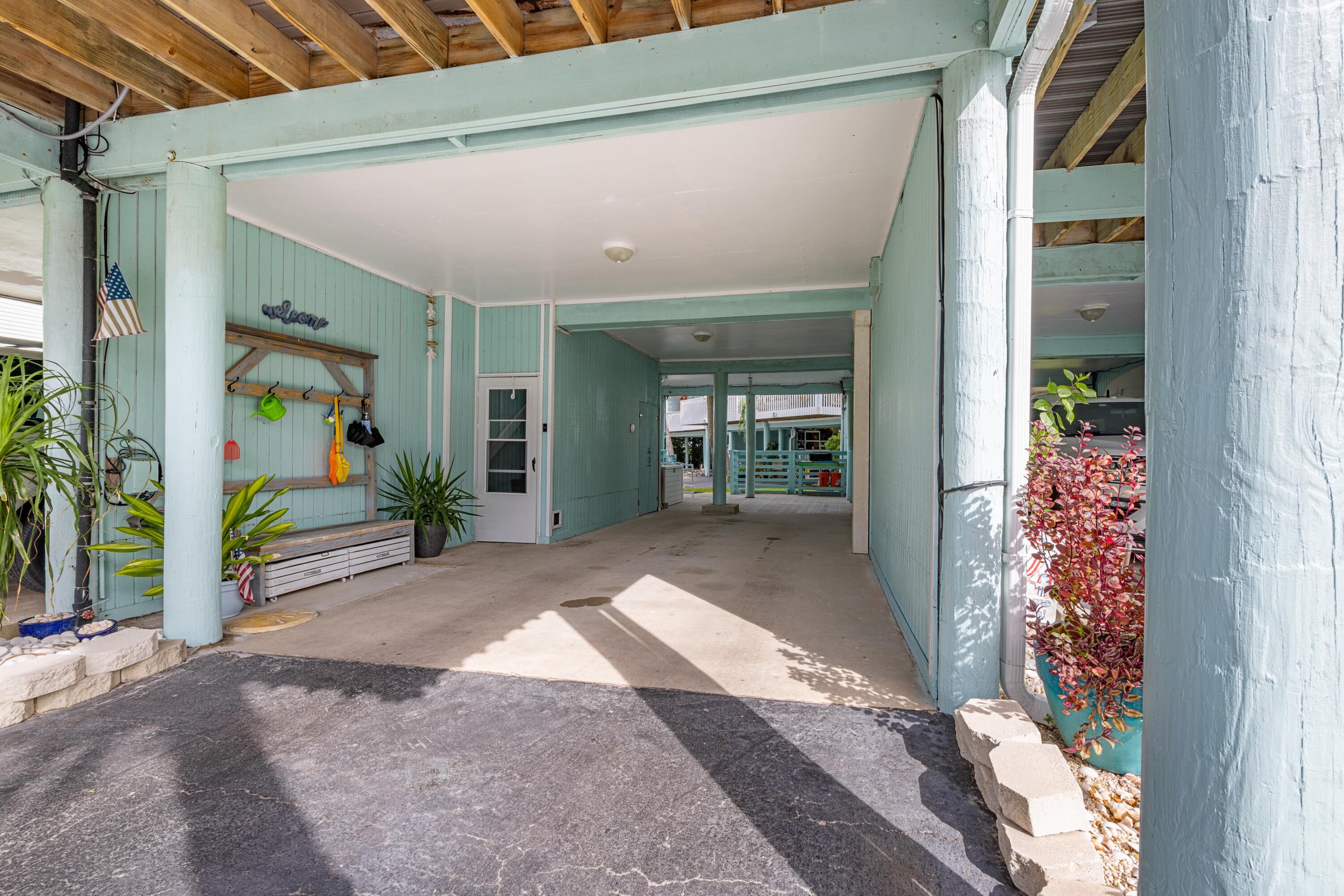 8522 Gulf Boulevard, Unit 3 Navarre, FL 32566 - Photo 3 of 53 602A9142