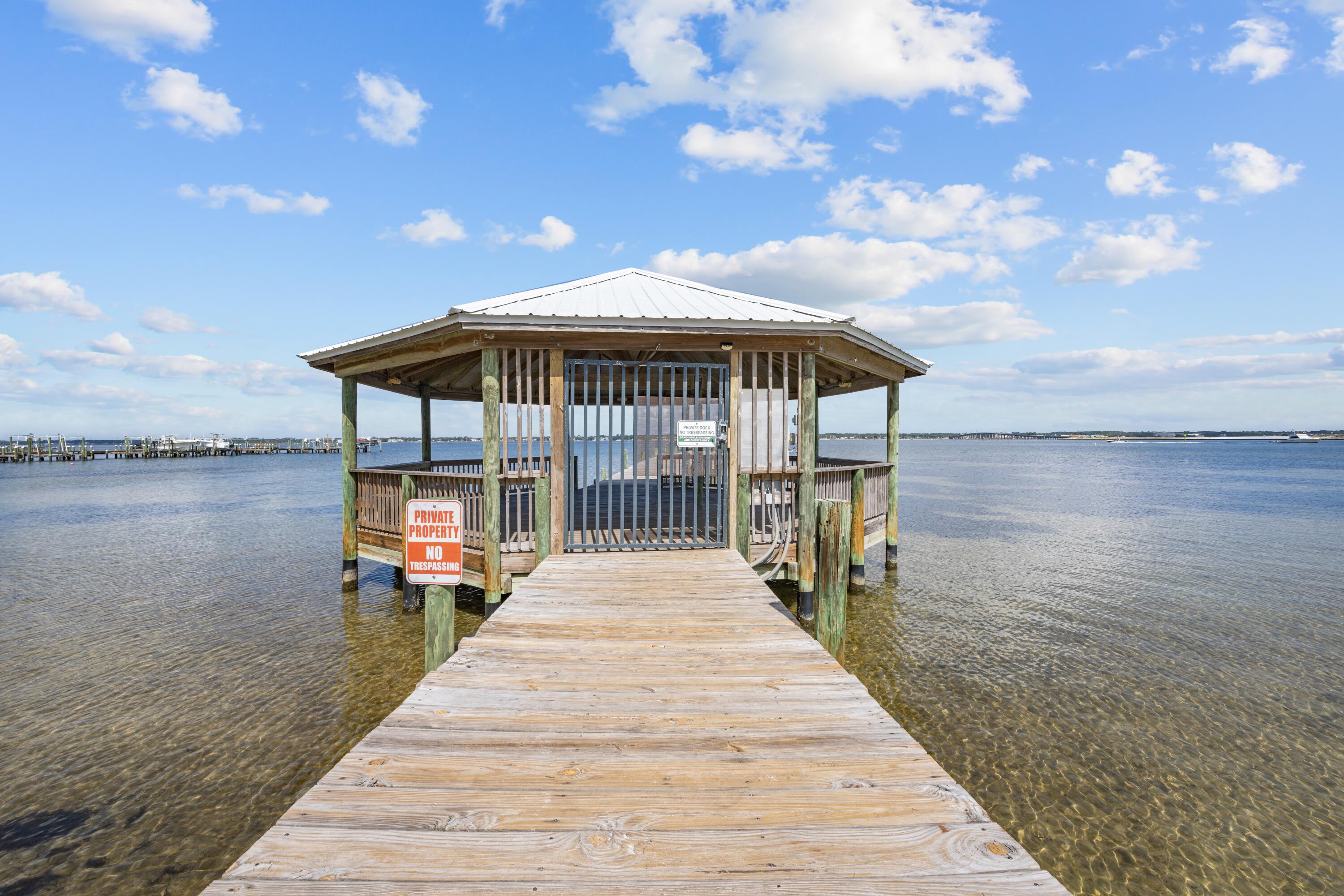 8522 Gulf Boulevard, Unit 3 Navarre, FL 32566 - Photo 44 of 53 602A9530