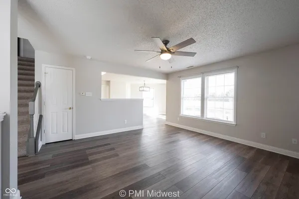 $2,000 | 859 Runnymede Drive, Greenfield, IN 46140