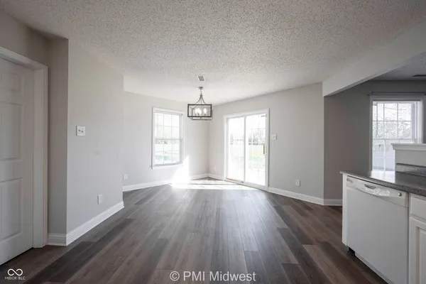 $2,000 | 859 Runnymede Drive, Greenfield, IN 46140