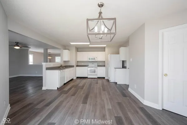 $2,000 | 859 Runnymede Drive, Greenfield, IN 46140