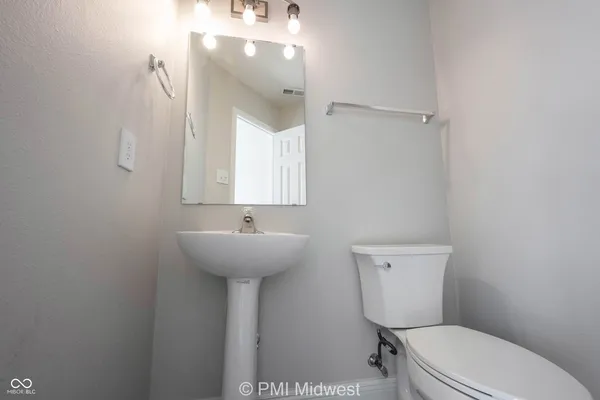 $2,000 | 859 Runnymede Drive, Greenfield, IN 46140