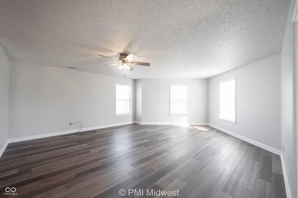 $2,000 | 859 Runnymede Drive, Greenfield, IN 46140