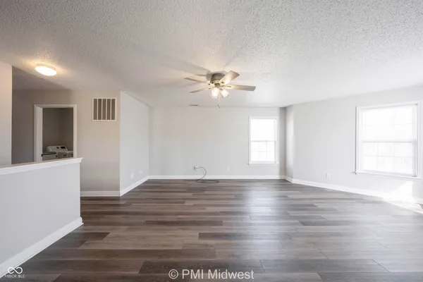 $2,000 | 859 Runnymede Drive, Greenfield, IN 46140