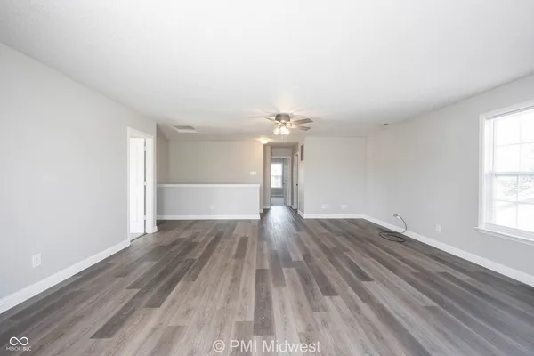 $2,000 | 859 Runnymede Drive, Greenfield, IN 46140