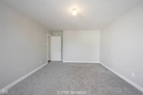 $2,000 | 859 Runnymede Drive, Greenfield, IN 46140