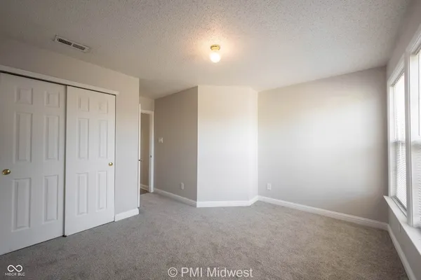 $2,000 | 859 Runnymede Drive, Greenfield, IN 46140