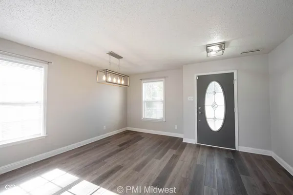 $2,000 | 859 Runnymede Drive, Greenfield, IN 46140