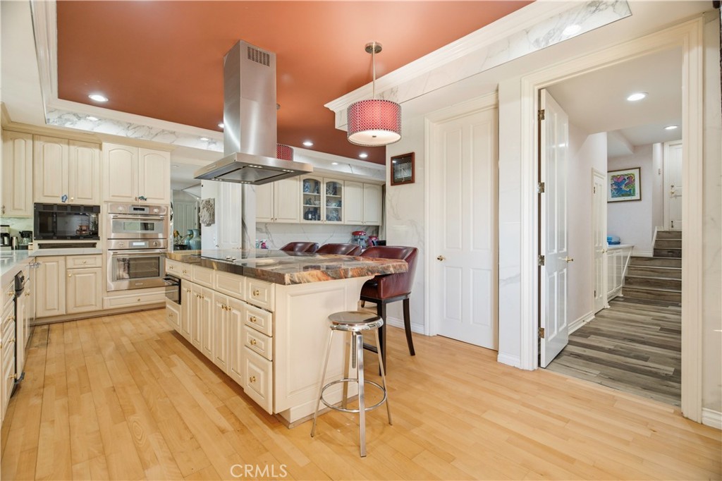 1 Royal St George Road Newport Beach, CA 92660 - Photo 12 of 65