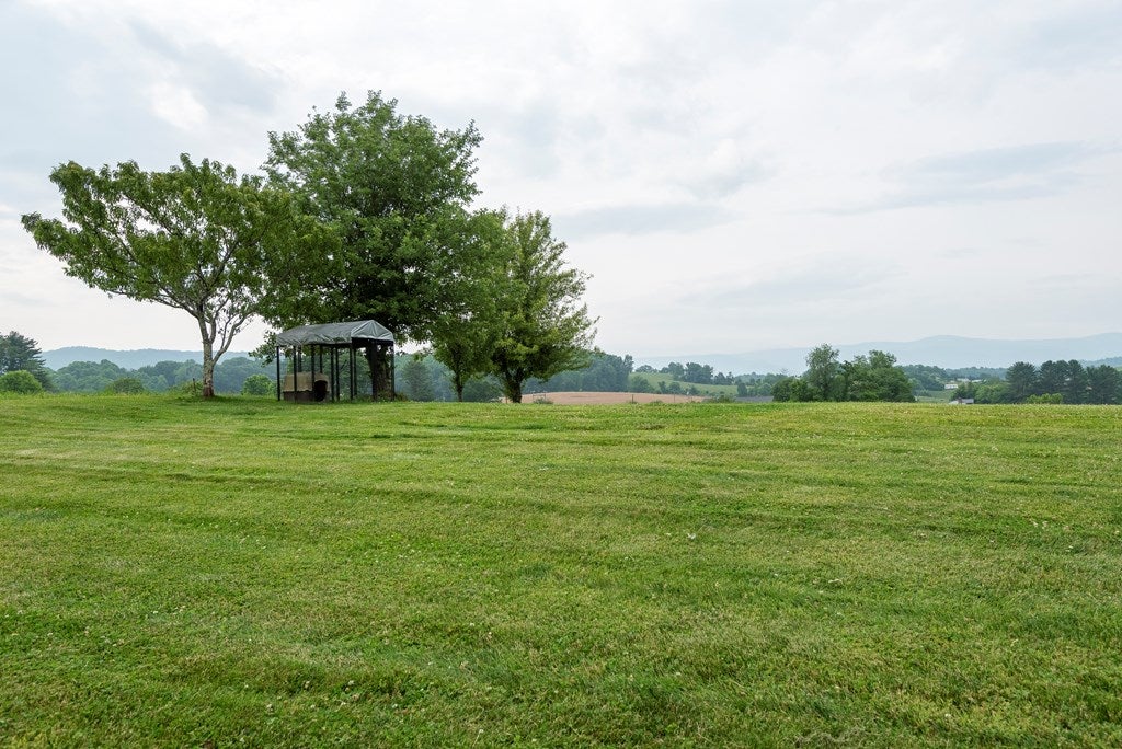 669 Adwolfe Road Marion, VA 24354 - Photo 32 of 38 Gallery Image 32