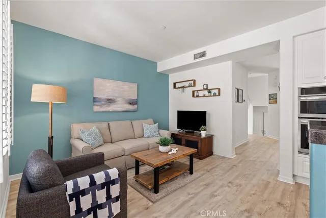 $1,324,000 | 19271 Surfwave Drive, Huntington Beach, CA 92648