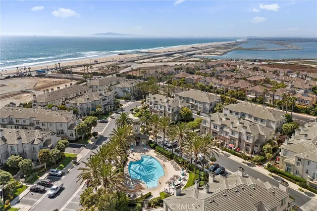 $1,324,000 | 19271 Surfwave Drive, Huntington Beach, CA 92648