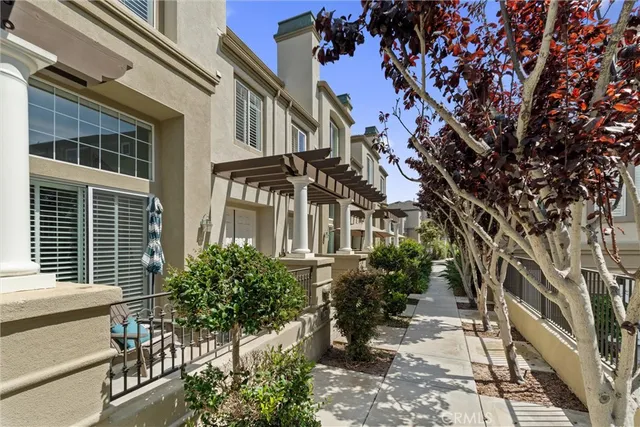 $1,324,000 | 19271 Surfwave Drive, Huntington Beach, CA 92648