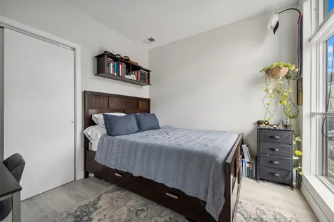 $3,000 | 713 North Milwaukee Avenue, Unit 302, Chicago, IL 60642