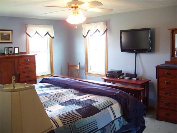 56 Clover Hill Road Northbridge, MA 01588 - Photo 14 of 22 Gallery Image 14
