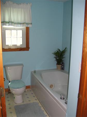 56 Clover Hill Road Northbridge, MA 01588 - Photo 15 of 22 Gallery Image 15