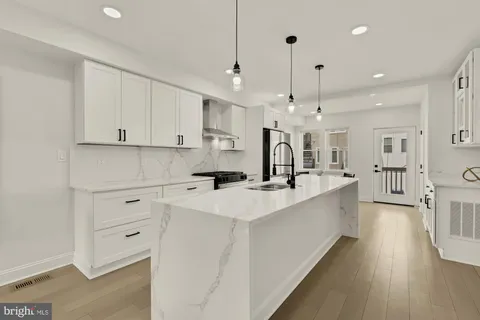 $750,000 | 1120 Owen Place Northeast, Washington, DC 20002