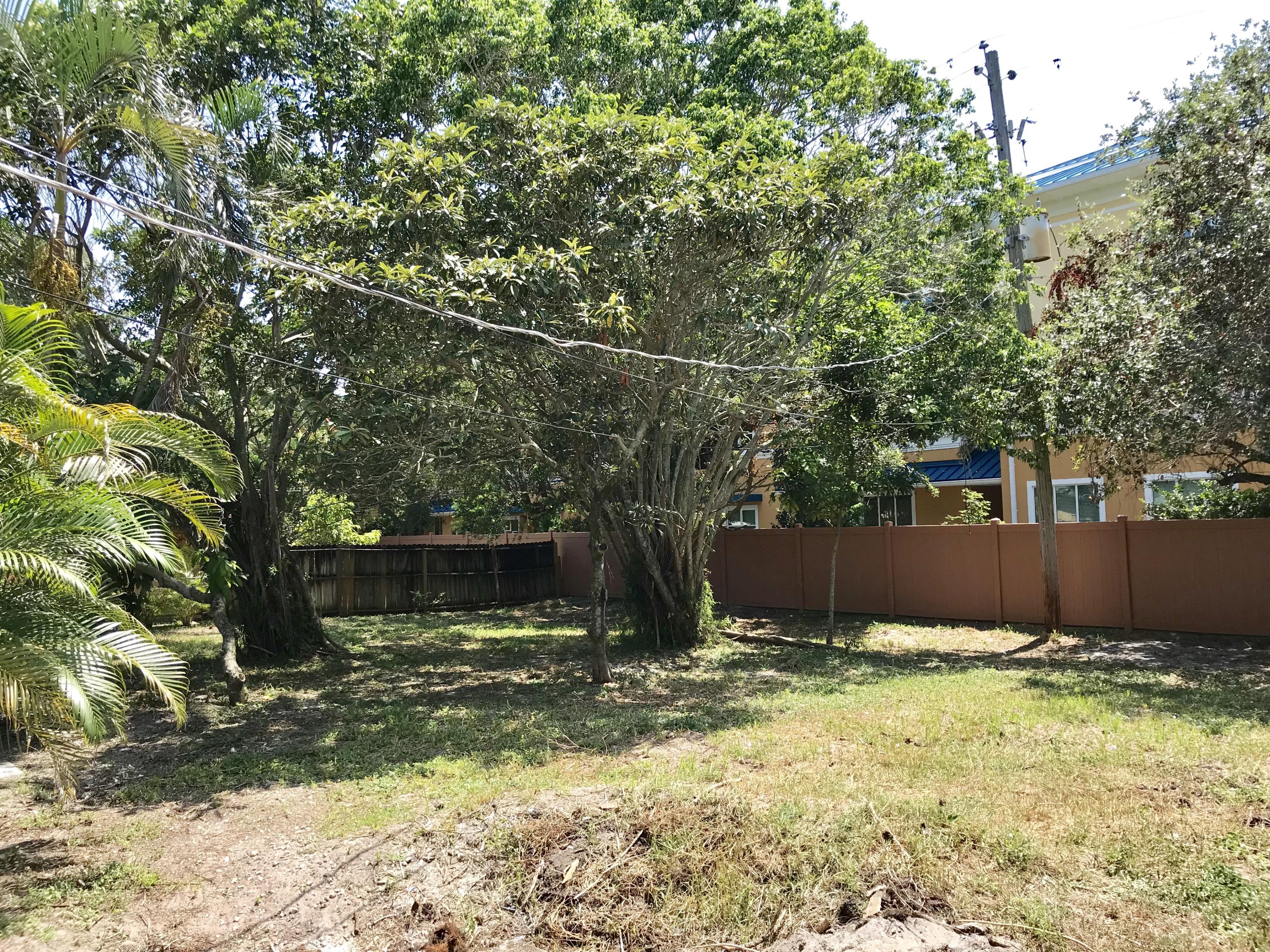 14827 Whatley Road Delray Beach, FL 33445 - Photo 6 of 36 a view of a backyard