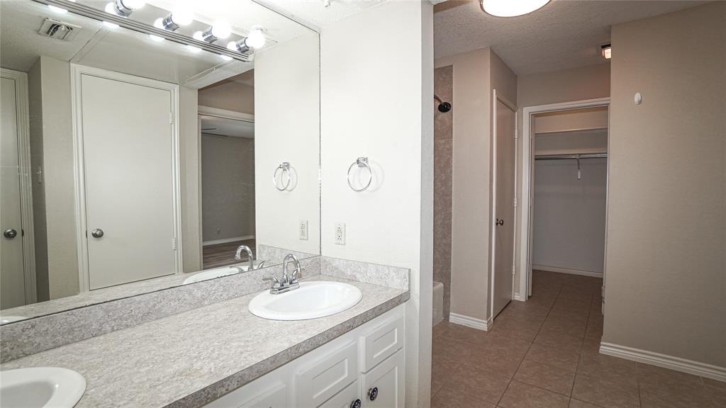 1121 Signal Ridge Place Rockwall, TX 75032 - Photo 15 of 19