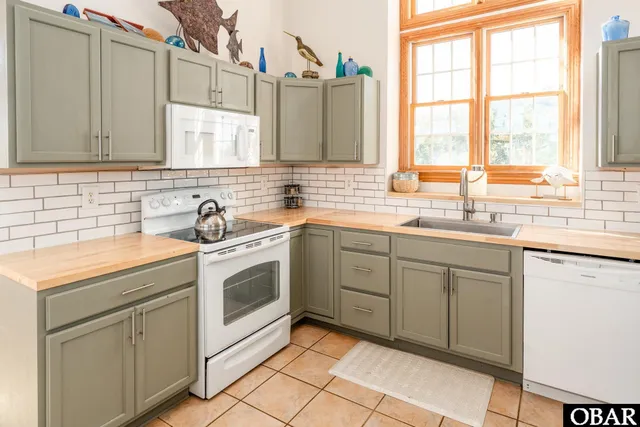 $1,399,000 | 475 Island Lead Road, Corolla, NC 27927