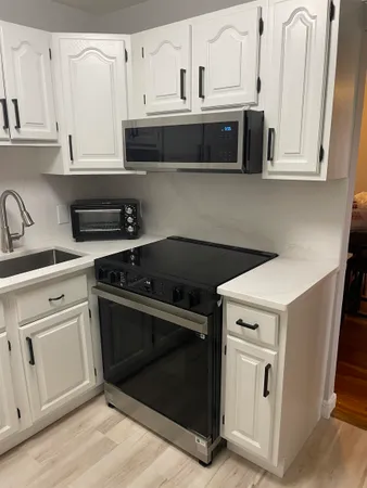$2,400 | 4 Brook Road, Unit 8, Salem, NH 03079