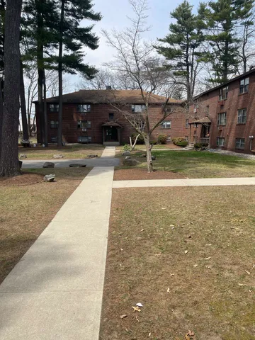 $2,400 | 4 Brook Road, Unit 5, Salem, NH 03079