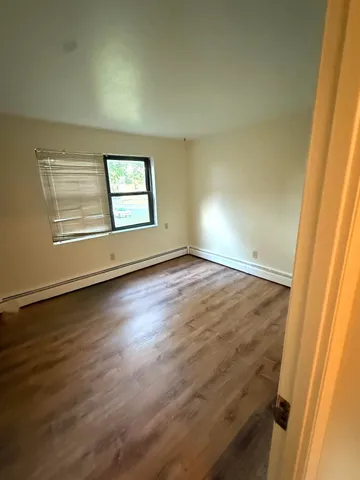 $2,400 | 4 Brook Road, Unit 5, Salem, NH 03079