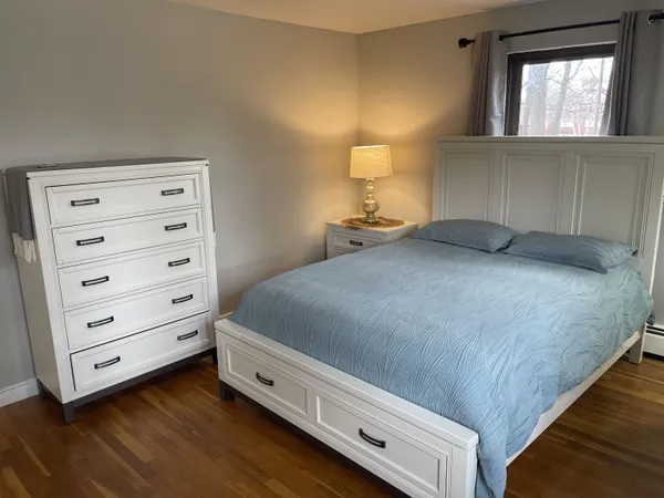 $2,400 | 4 Brook Road, Unit 8, Salem, NH 03079